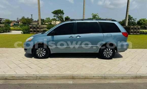 Buy Used Toyota Sienta Blue Car in Cotonou in Benign Buy Used Toyota Sienta Blue Car in Cotonou in Benign