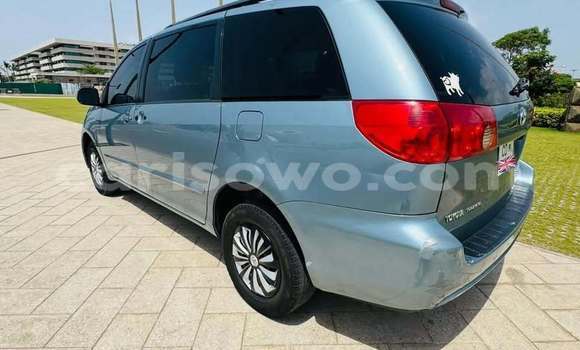 Buy Used Toyota Sienta Blue Car in Cotonou in Benign Buy Used Toyota Sienta Blue Car in Cotonou in Benign