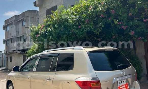 Buy Used Toyota Highlander Silver Car in Cotonou in Benign Buy Used Toyota Highlander Silver Car in Cotonou in Benign