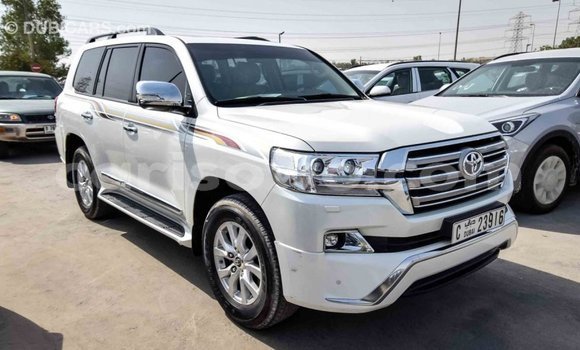 Ra Imported Toyota Land Cruiser funfun Ọkọ̀ in Import - Dubai ni Benin Ra Imported Toyota Land Cruiser funfun Ọkọ̀ in Import - Dubai ni Benin