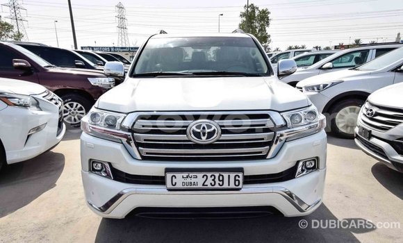 Ra Imported Toyota Land Cruiser funfun Ọkọ̀ in Import - Dubai ni Benin Ra Imported Toyota Land Cruiser funfun Ọkọ̀ in Import - Dubai ni Benin