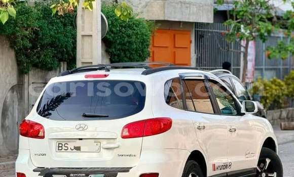 Sayi Na hannu Hyundai Santa Fe White Mota in Cotonou a Benin Sayi Na hannu Hyundai Santa Fe White Mota in Cotonou a Benin