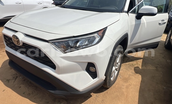Acheter Occasion Voiture Toyota RAV4 Blanc à Cotonou, Benin Acheter Occasion Voiture Toyota RAV4 Blanc à Cotonou, Benin