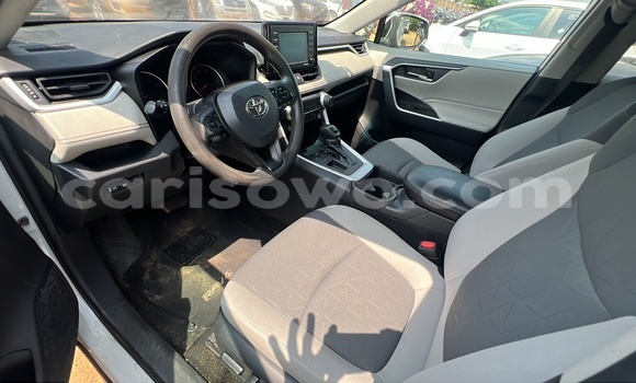 Acheter Occasion Voiture Toyota RAV4 Blanc à Cotonou, Benin Acheter Occasion Voiture Toyota RAV4 Blanc à Cotonou, Benin