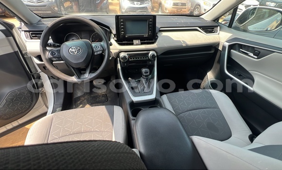 Acheter Occasion Voiture Toyota RAV4 Blanc à Cotonou, Benin Acheter Occasion Voiture Toyota RAV4 Blanc à Cotonou, Benin