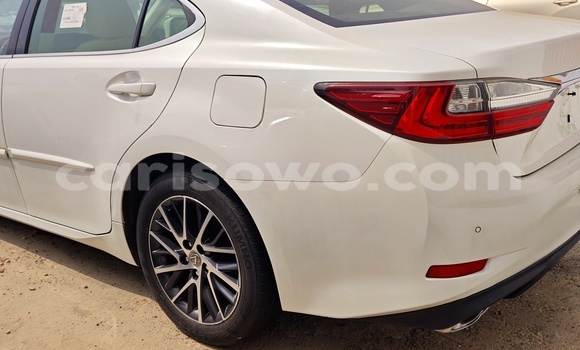 Acheter Occasion Voiture Lexus ES Blanc à Cotonou, Benin Acheter Occasion Voiture Lexus ES Blanc à Cotonou, Benin