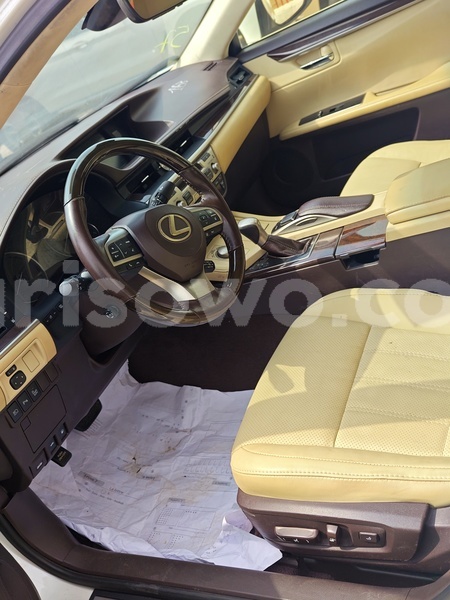 Big with watermark lexus es benin cotonou 24223