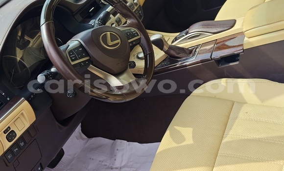 Acheter Occasion Voiture Lexus ES Blanc à Cotonou, Benin Acheter Occasion Voiture Lexus ES Blanc à Cotonou, Benin