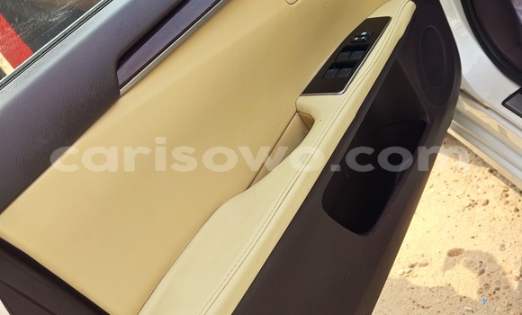 Acheter Occasion Voiture Lexus ES Blanc à Cotonou, Benin Acheter Occasion Voiture Lexus ES Blanc à Cotonou, Benin