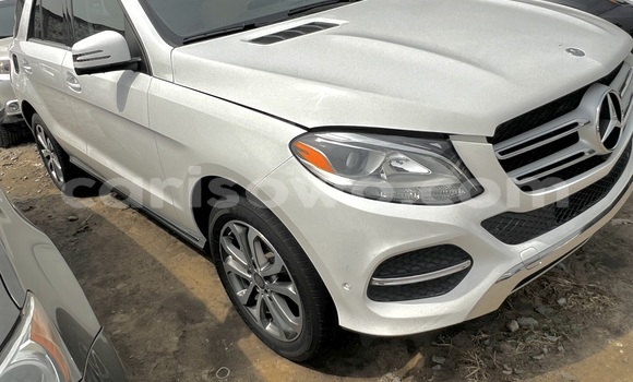 Acheter Occasion Voiture Mercedes-Benz GLE Coupe Blanc à Cotonou, Benin