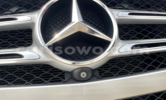 Acheter Occasion Voiture Mercedes-Benz GLE Coupe Blanc à Cotonou, Benin Acheter Occasion Voiture Mercedes-Benz GLE Coupe Blanc à Cotonou, Benin