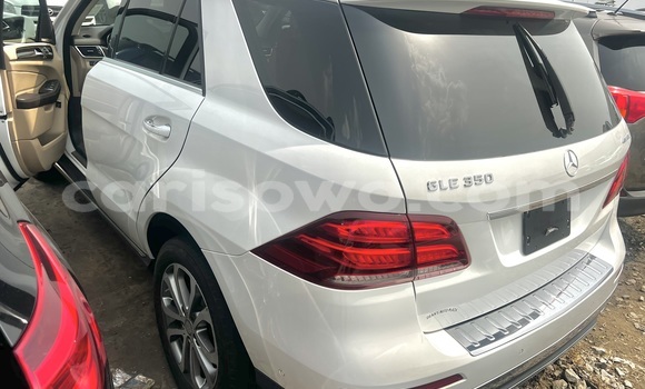 Acheter Occasion Voiture Mercedes-Benz GLE Coupe Blanc à Cotonou, Benin Acheter Occasion Voiture Mercedes-Benz GLE Coupe Blanc à Cotonou, Benin