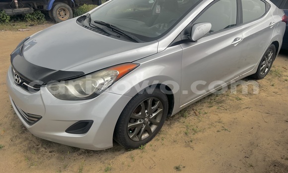 Acheter Occasion Voiture Hyundai Elantra Gris à Cotonou, Benin Acheter Occasion Voiture Hyundai Elantra Gris à Cotonou, Benin