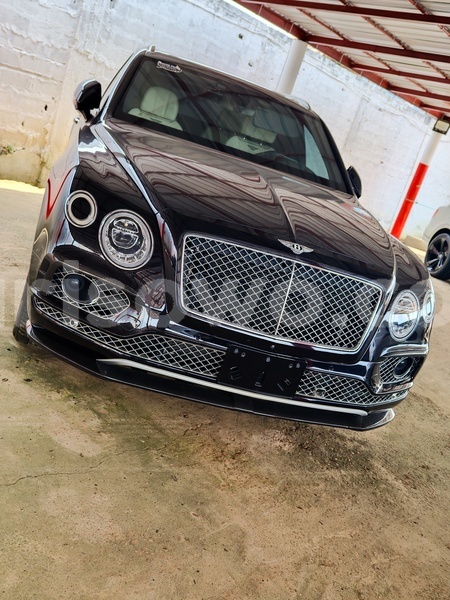 Big with watermark bentley bentayga benin cotonou 24228