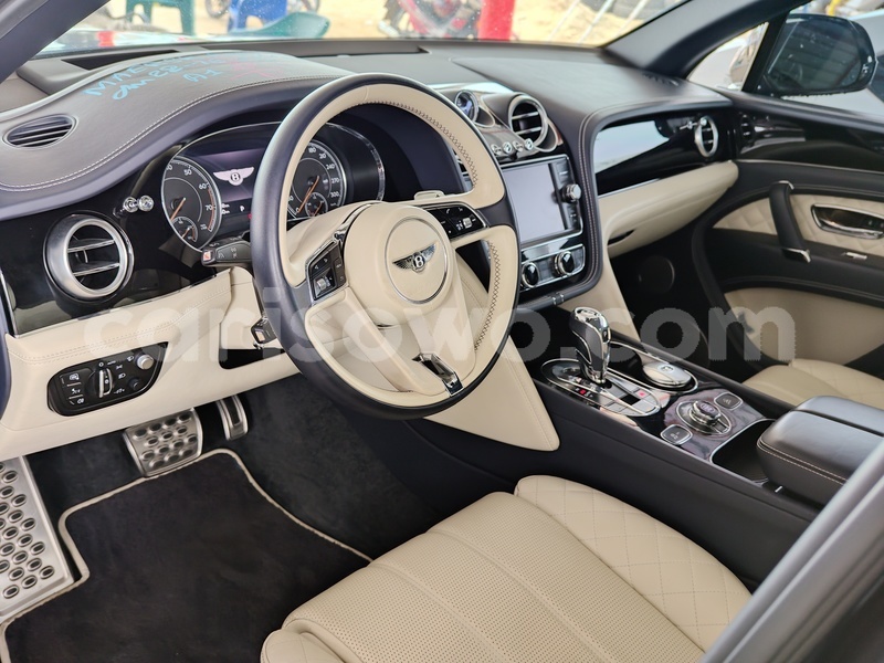 Big with watermark bentley bentayga benin cotonou 24228
