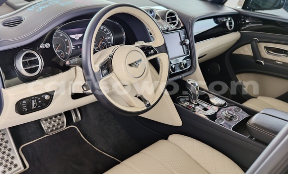 Acheter Occasion Voiture Bentley Bentayga Noir à Cotonou, Benin Acheter Occasion Voiture Bentley Bentayga Noir à Cotonou, Benin