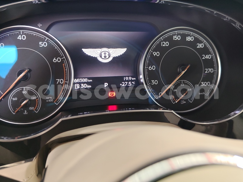 Big with watermark bentley bentayga benin cotonou 24228