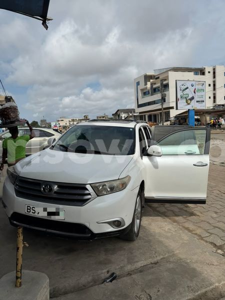 Big with watermark toyota highlander benin cotonou 24235