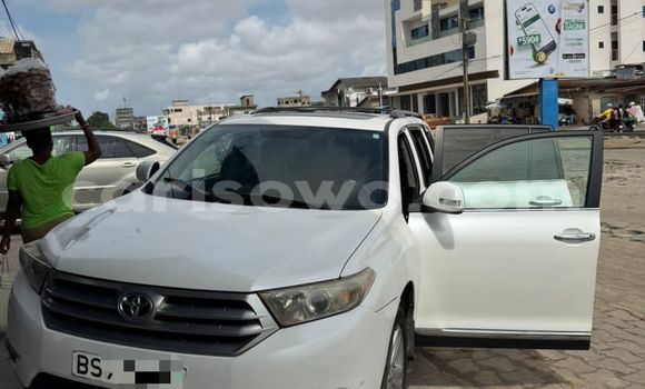 Acheter Occasion Voiture Toyota Highlander Blanc à Cotonou, Benin