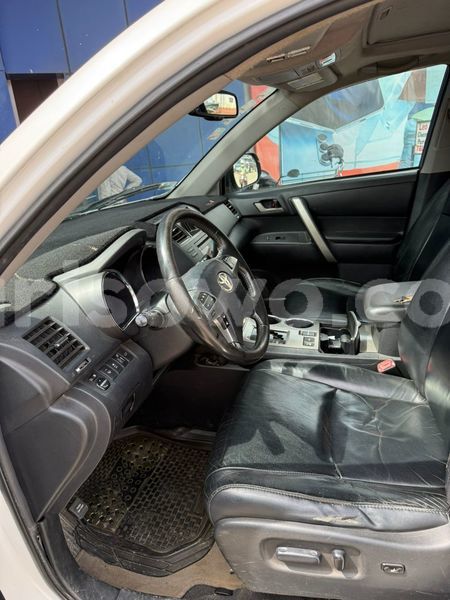 Big with watermark toyota highlander benin cotonou 24235