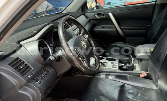 Acheter Occasion Voiture Toyota Highlander Blanc à Cotonou, Benin Acheter Occasion Voiture Toyota Highlander Blanc à Cotonou, Benin