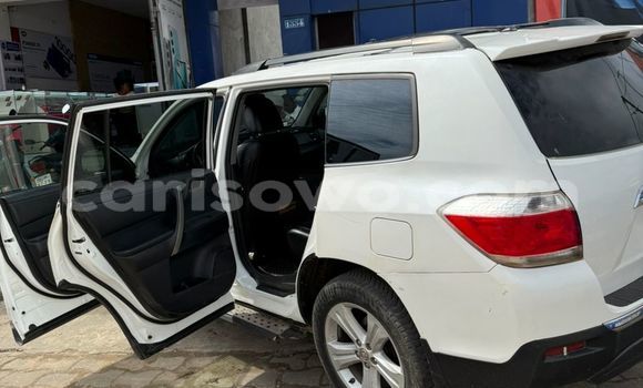 Acheter Occasion Voiture Toyota Highlander Blanc à Cotonou, Benin Acheter Occasion Voiture Toyota Highlander Blanc à Cotonou, Benin
