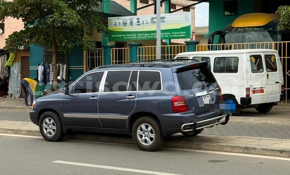 Acheter Occasion Voiture Toyota Highlander Bleu à Cotonou, Benin Acheter Occasion Voiture Toyota Highlander Bleu à Cotonou, Benin