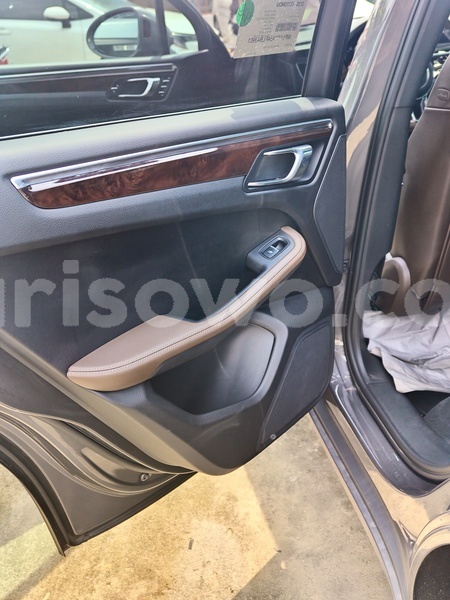 Big with watermark porsche macan benin cotonou 24241