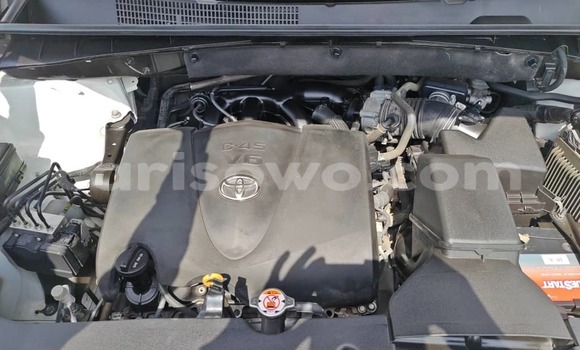 Acheter Occasion Voiture Toyota Highlander Blanc à Cotonou, Benin Acheter Occasion Voiture Toyota Highlander Blanc à Cotonou, Benin