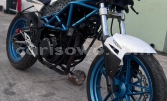 Ra Àlòkù Megelli SPORT funfun Mọto in Cotonou ni Benin Ra Àlòkù Megelli SPORT funfun Mọto in Cotonou ni Benin