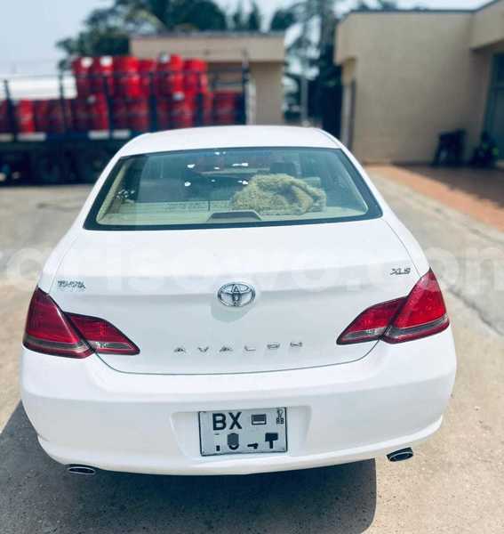 Big with watermark toyota avalon benin cotonou 24260
