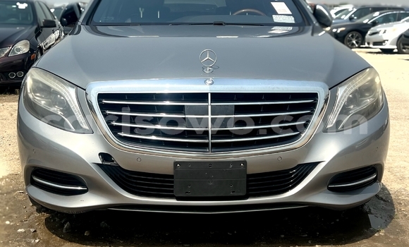 Sayi Na hannu Mercedes-Benz S–Class Azurfa Mota in Cotonou a Benin Sayi Na hannu Mercedes-Benz S–Class Azurfa Mota in Cotonou a Benin