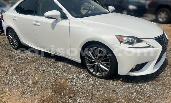 Acheter Occasion Voiture Lexus IS Blanc à Cotonou, Benin Acheter Occasion Voiture Lexus IS Blanc à Cotonou, Benin