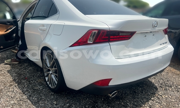 Acheter Occasion Voiture Lexus IS Blanc à Cotonou, Benin Acheter Occasion Voiture Lexus IS Blanc à Cotonou, Benin