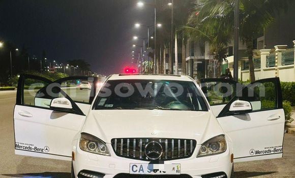 Buy Used Mercedes-Benz C–Class White Car in Cotonou in Benign