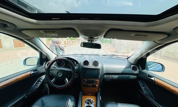 Acheter Occasion Voiture Mercedes-Benz ML–Class Gris à Cotonou, Benin Acheter Occasion Voiture Mercedes-Benz ML–Class Gris à Cotonou, Benin