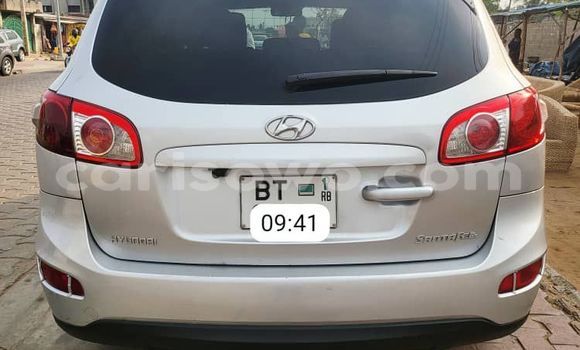 Acheter Occasion Voiture Hyundai Santa Fe Gris à Cotonou, Benin Acheter Occasion Voiture Hyundai Santa Fe Gris à Cotonou, Benin