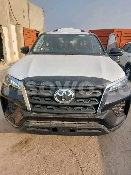 Big with watermark toyota hilux benin cotonou 24341