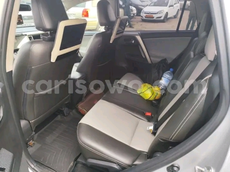 Big with watermark toyota rav4 benin cotonou 24342