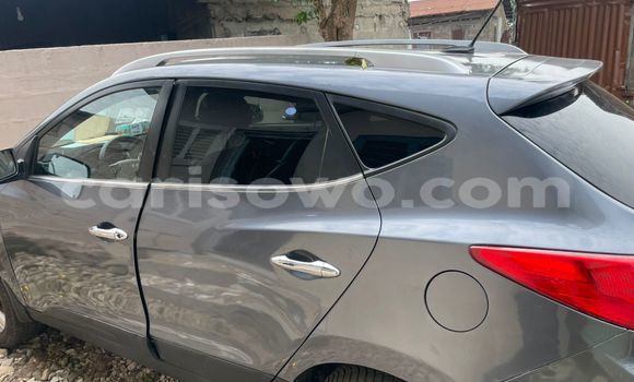 Sayi Na hannu Hyundai Tucson Azurfa Mota in Cotonou a Benin Sayi Na hannu Hyundai Tucson Azurfa Mota in Cotonou a Benin