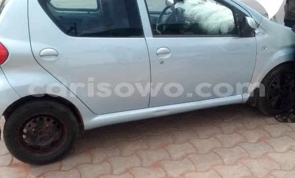 Sayi Na hannu Toyota Aygo Blue Mota in Cotonou a Benin Sayi Na hannu Toyota Aygo Blue Mota in Cotonou a Benin