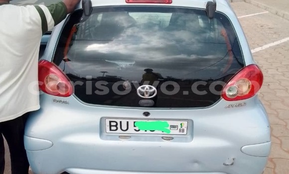 Sayi Na hannu Toyota Aygo Blue Mota in Cotonou a Benin Sayi Na hannu Toyota Aygo Blue Mota in Cotonou a Benin