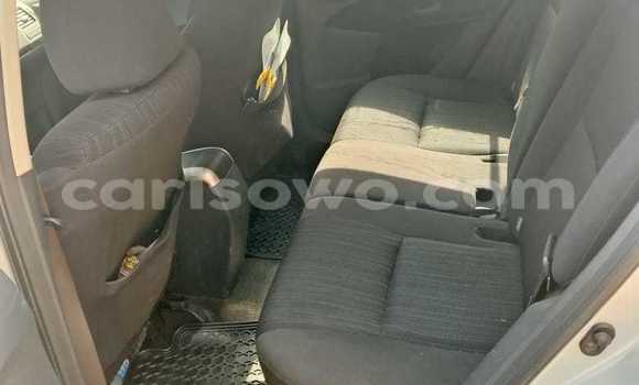 Sayi Na hannu Toyota Auris White Mota in Cotonou a Benin Sayi Na hannu Toyota Auris White Mota in Cotonou a Benin