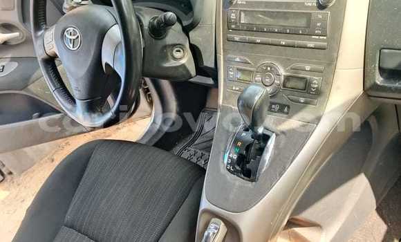 Sayi Na hannu Toyota Auris White Mota in Cotonou a Benin Sayi Na hannu Toyota Auris White Mota in Cotonou a Benin
