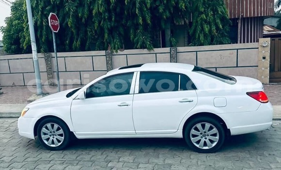 Acheter Occasion Voiture Toyota Avalon Blanc à Cotonou, Benin