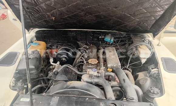 Acheter Occasion Voiture Land Rover Defender Beige à Cotonou, Benin Acheter Occasion Voiture Land Rover Defender Beige à Cotonou, Benin