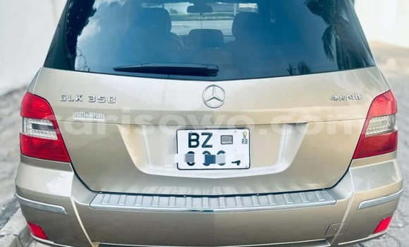 Acheter Occasion Voiture Mercedes-Benz GLK–Class Gris à Cotonou, Benin Acheter Occasion Voiture Mercedes-Benz GLK–Class Gris à Cotonou, Benin