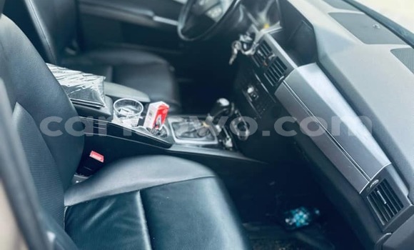 Acheter Occasion Voiture Mercedes-Benz GLK–Class Gris à Cotonou, Benin Acheter Occasion Voiture Mercedes-Benz GLK–Class Gris à Cotonou, Benin