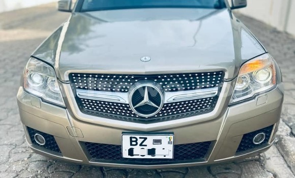 Acheter Occasion Voiture Mercedes-Benz GLK–Class Gris à Cotonou, Benin Acheter Occasion Voiture Mercedes-Benz GLK–Class Gris à Cotonou, Benin