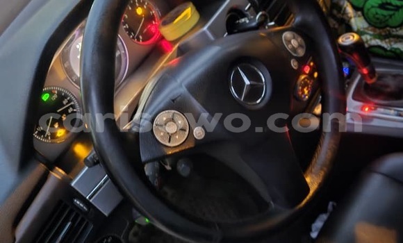 Acheter Occasion Voiture Mercedes-Benz GLK–Class Gris à Cotonou, Benin Acheter Occasion Voiture Mercedes-Benz GLK–Class Gris à Cotonou, Benin